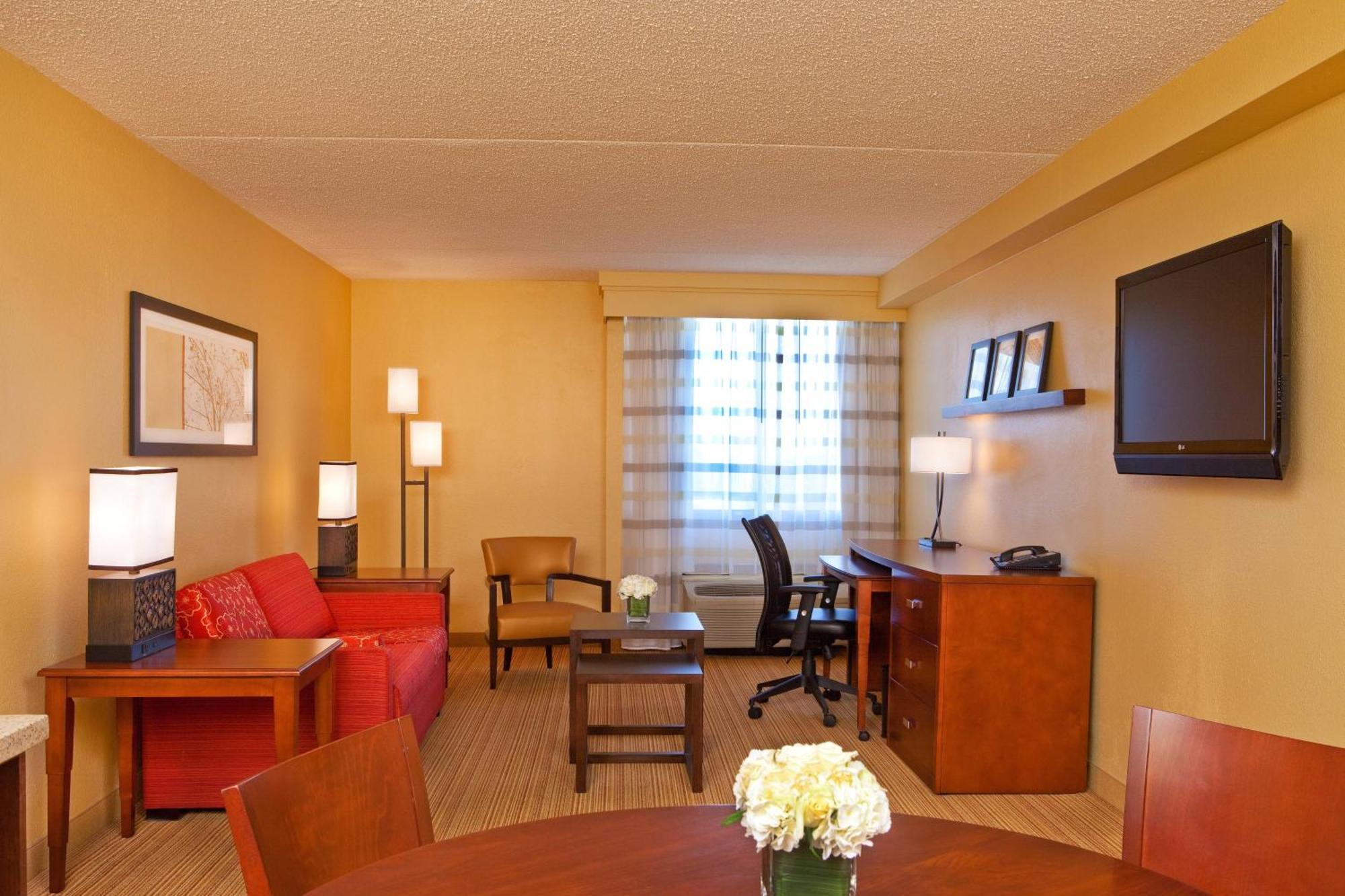 Hotel Courtyard By Marriott Alexandria Pentagon South Extérieur photo