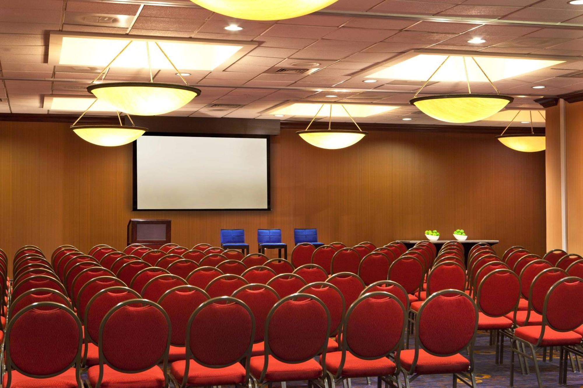 Hotel Courtyard By Marriott Alexandria Pentagon South Extérieur photo