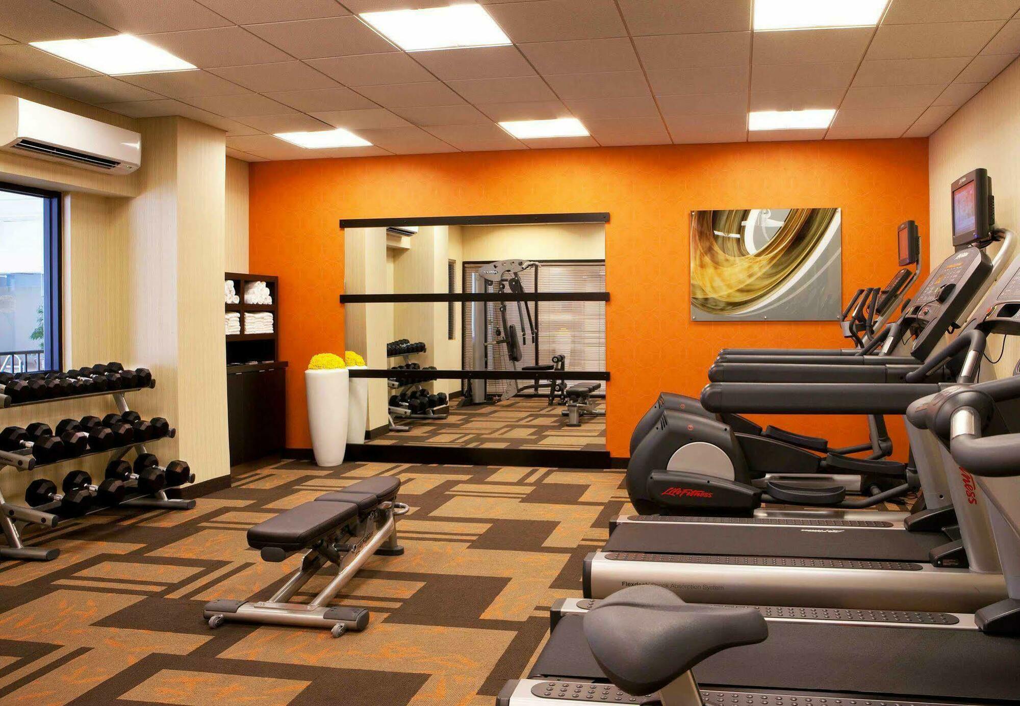 Hotel Courtyard By Marriott Alexandria Pentagon South Extérieur photo